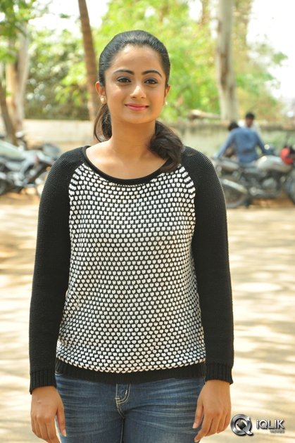 Namitha-Pramod-at-Chuttalabbayi-On-The-Sets-Press-Meet